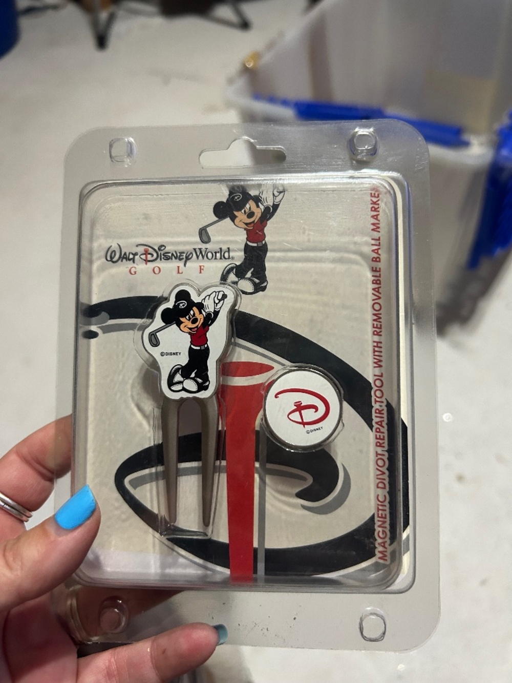 New in box Disney divot repair tool with build in magnetic ball marker